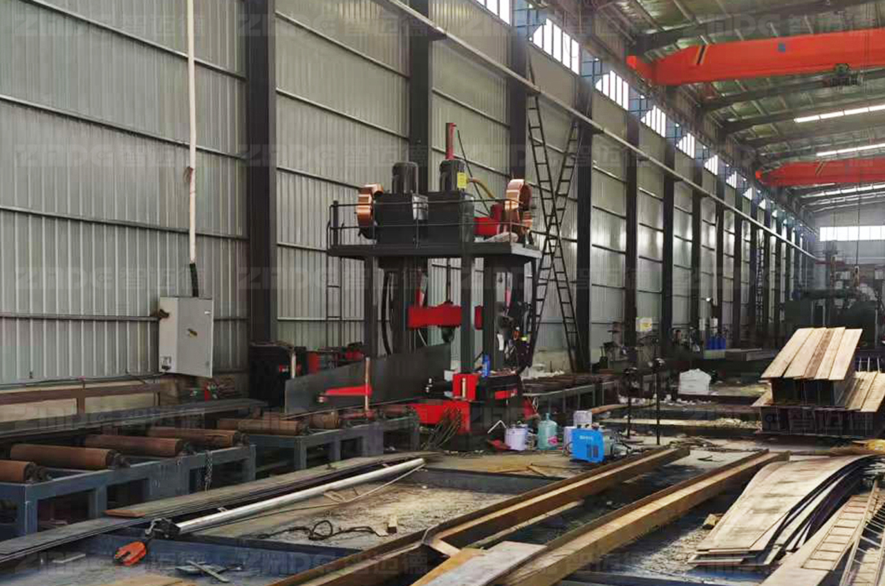 鋼結(jié)構(gòu)加工如何轉(zhuǎn)型？看組焊矯一體機(jī)的“一站式”解決方案